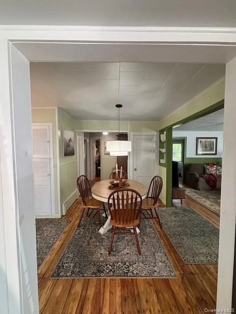 29 E Kerley Corners Red Hook NY 12571