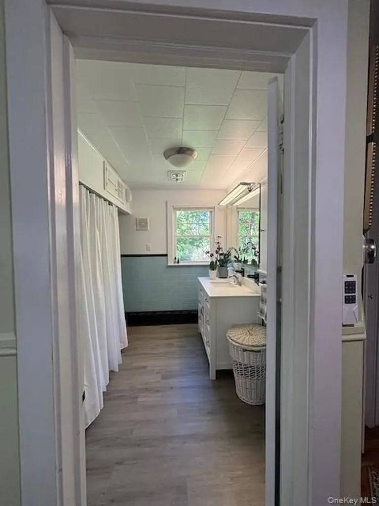 29 E Kerley Corners Red Hook NY 12571