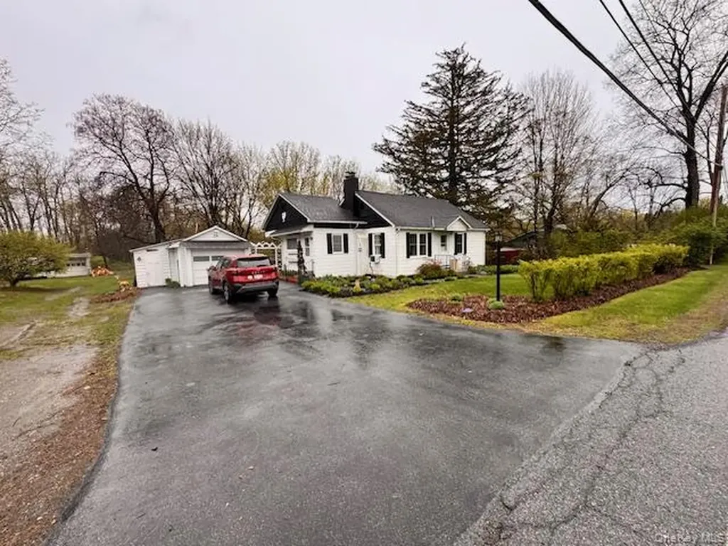 29 E Kerley Corners Red Hook NY 12571