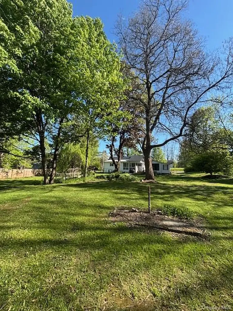 29 E Kerley Corners Red Hook NY 12571