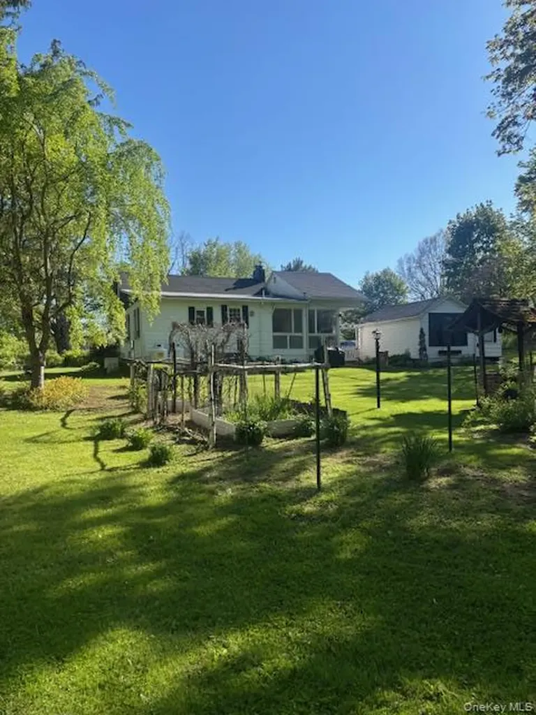 29 E Kerley Corners Red Hook NY 12571