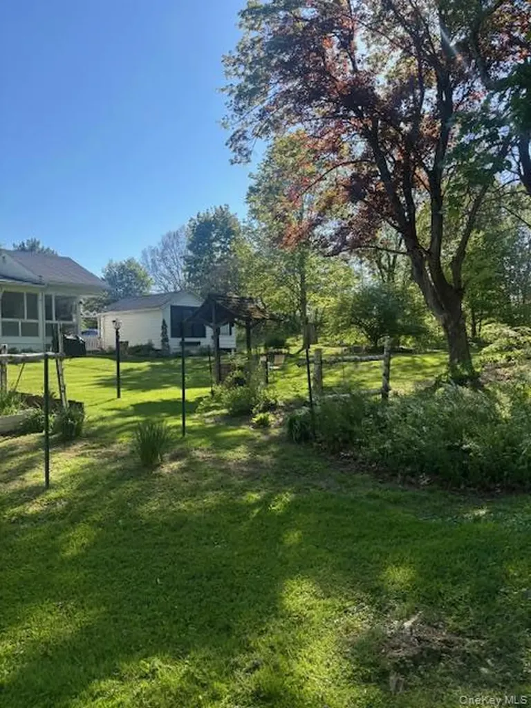 29 E Kerley Corners Red Hook NY 12571