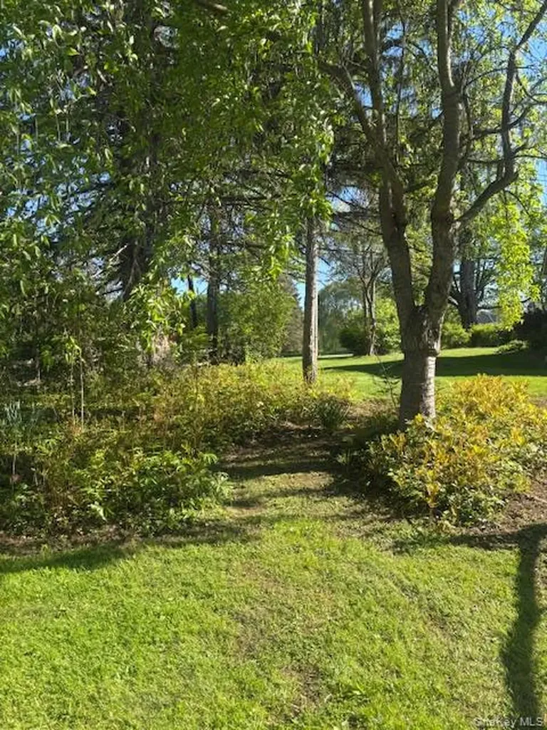 29 E Kerley Corners Red Hook NY 12571