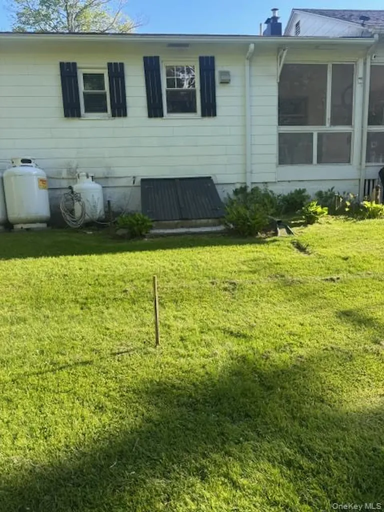 29 E Kerley Corners Red Hook NY 12571