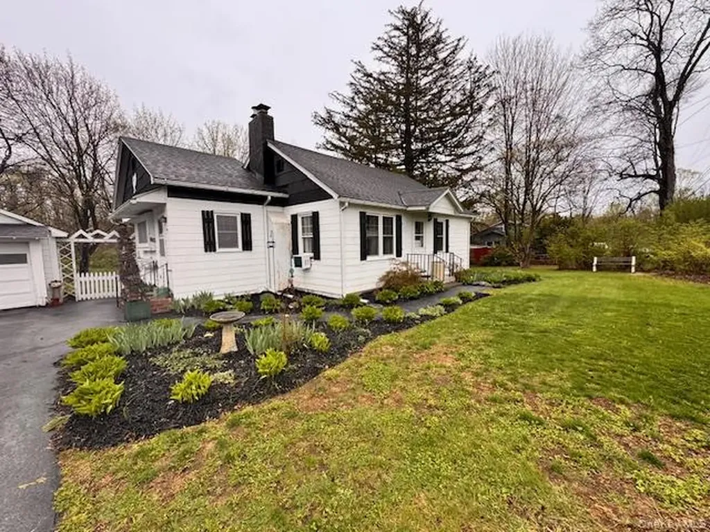 29 E Kerley Corners Red Hook NY 12571