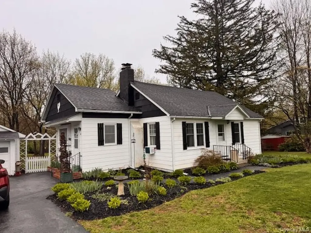 29 E Kerley Corners Red Hook NY 12571