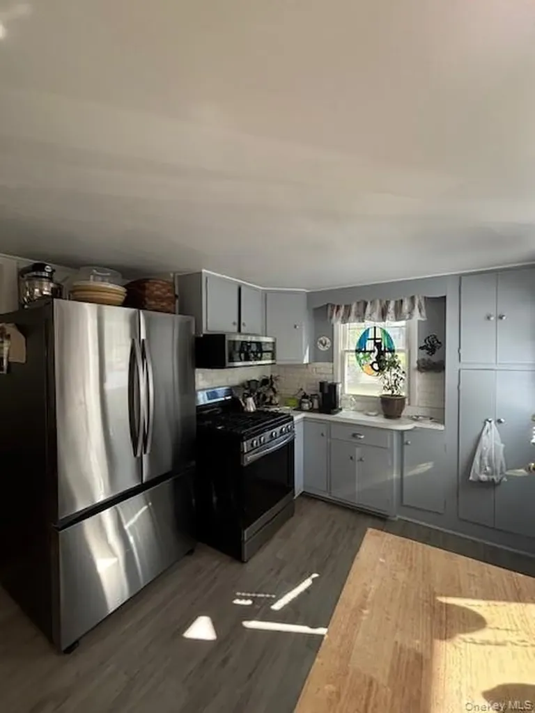 29 E Kerley Corners Red Hook NY 12571