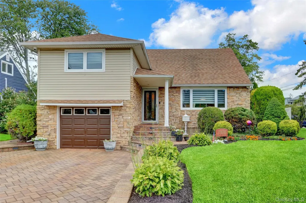 2335 Grand Avenue Bellmore NY 11710