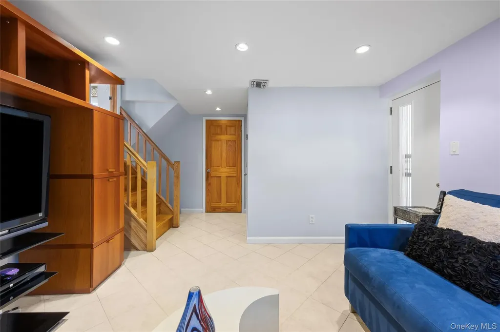 2335 Grand Avenue Bellmore NY 11710