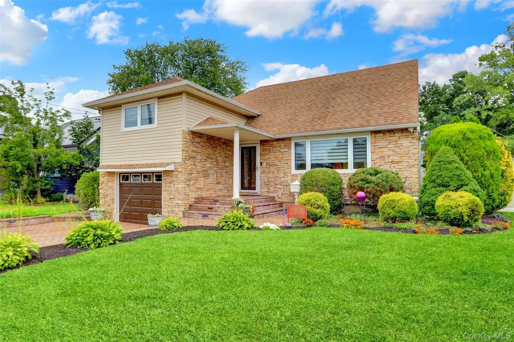 2335 Grand Avenue Bellmore NY 11710