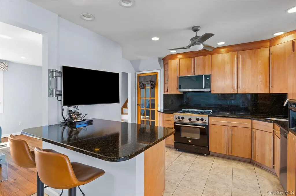 2335 Grand Avenue Bellmore NY 11710