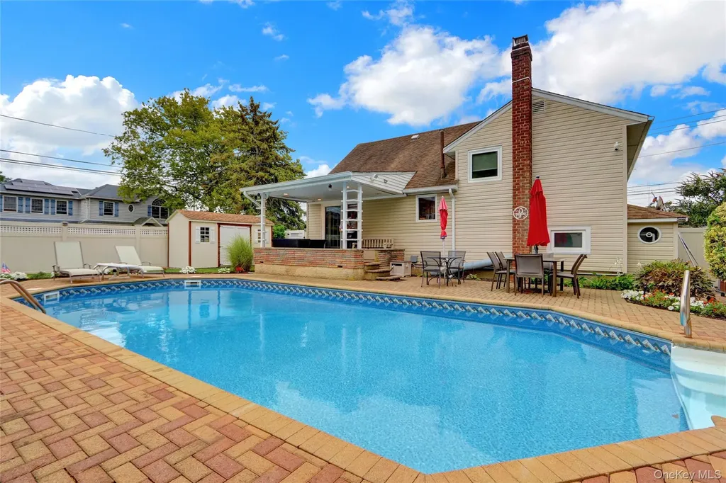 2335 Grand Avenue Bellmore NY 11710