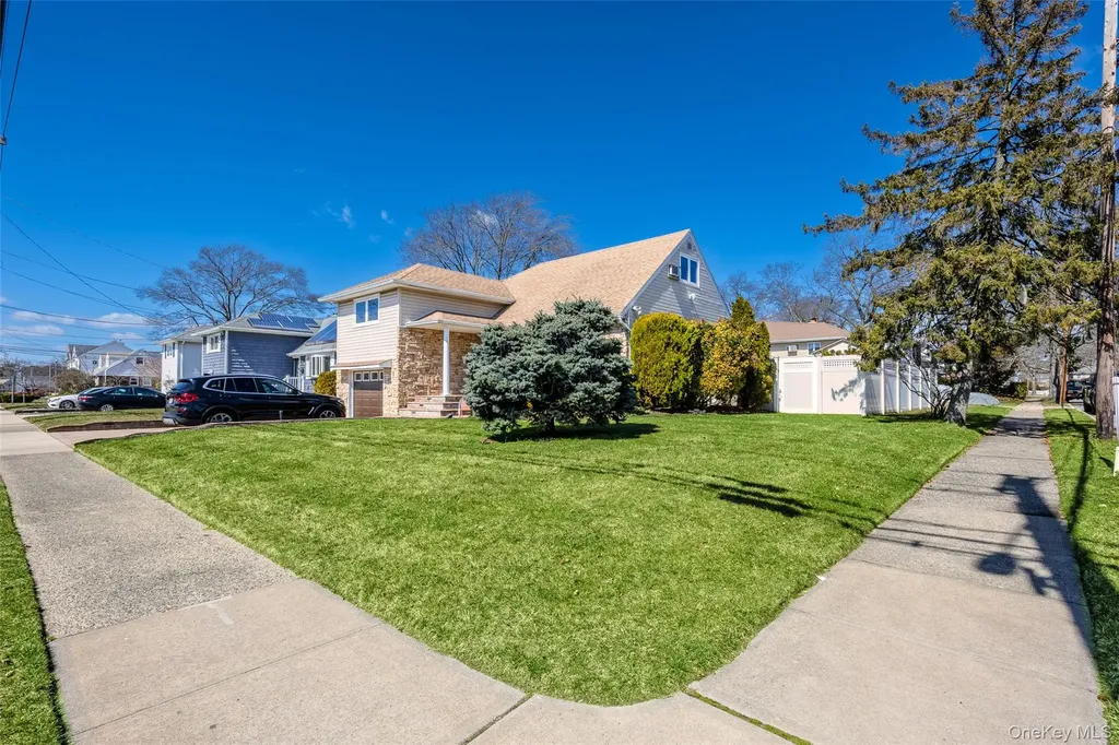 2335 Grand Avenue Bellmore NY 11710