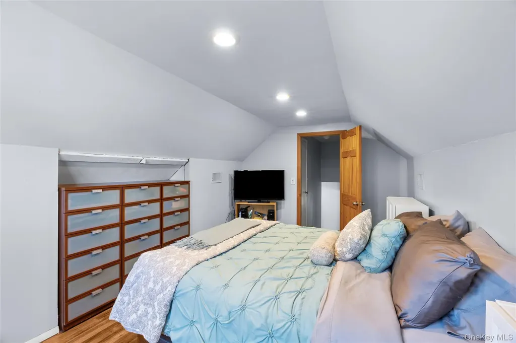 2335 Grand Avenue Bellmore NY 11710