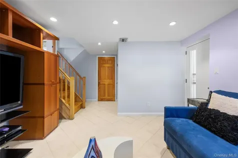 2335 Grand Avenue Bellmore NY 11710