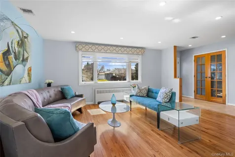 2335 Grand Avenue Bellmore NY 11710