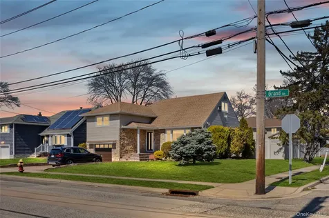 2335 Grand Avenue Bellmore NY 11710