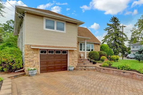 2335 Grand Avenue Bellmore NY 11710