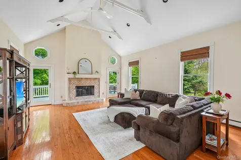 54 Hillside Avenue Mount Kisco NY 10549