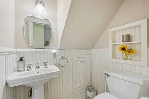 54 Hillside Avenue Mount Kisco NY 10549