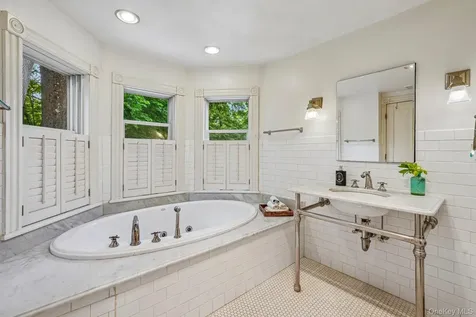 54 Hillside Avenue Mount Kisco NY 10549