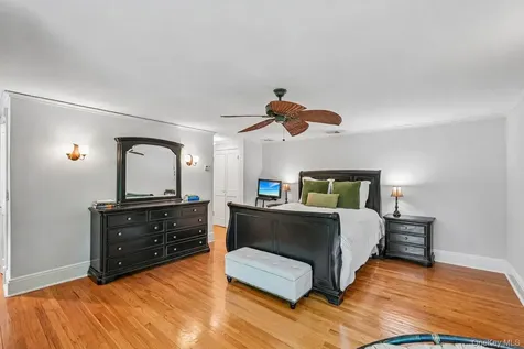 54 Hillside Avenue Mount Kisco NY 10549