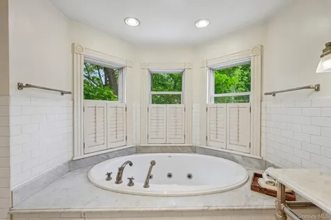 54 Hillside Avenue Mount Kisco NY 10549