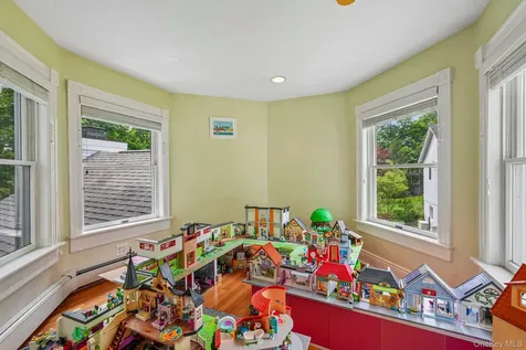 54 Hillside Avenue Mount Kisco NY 10549