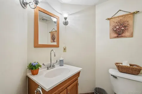 54 Hillside Avenue Mount Kisco NY 10549