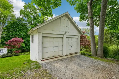 54 Hillside Avenue Mount Kisco NY 10549