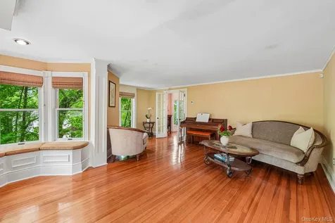 54 Hillside Avenue Mount Kisco NY 10549