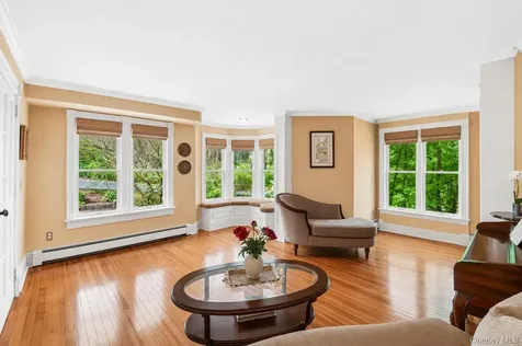 54 Hillside Avenue Mount Kisco NY 10549