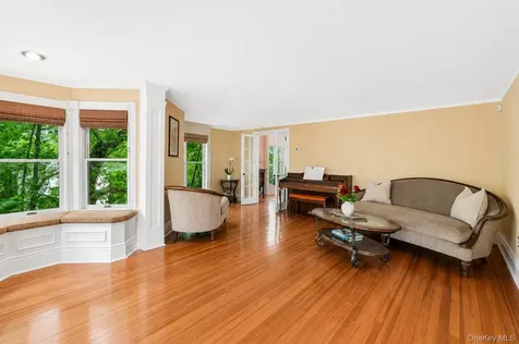 54 Hillside Avenue Mount Kisco NY 10549
