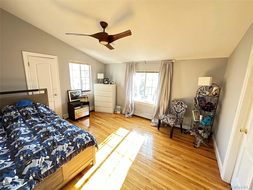 37 Hickory Port Washington NY 11050