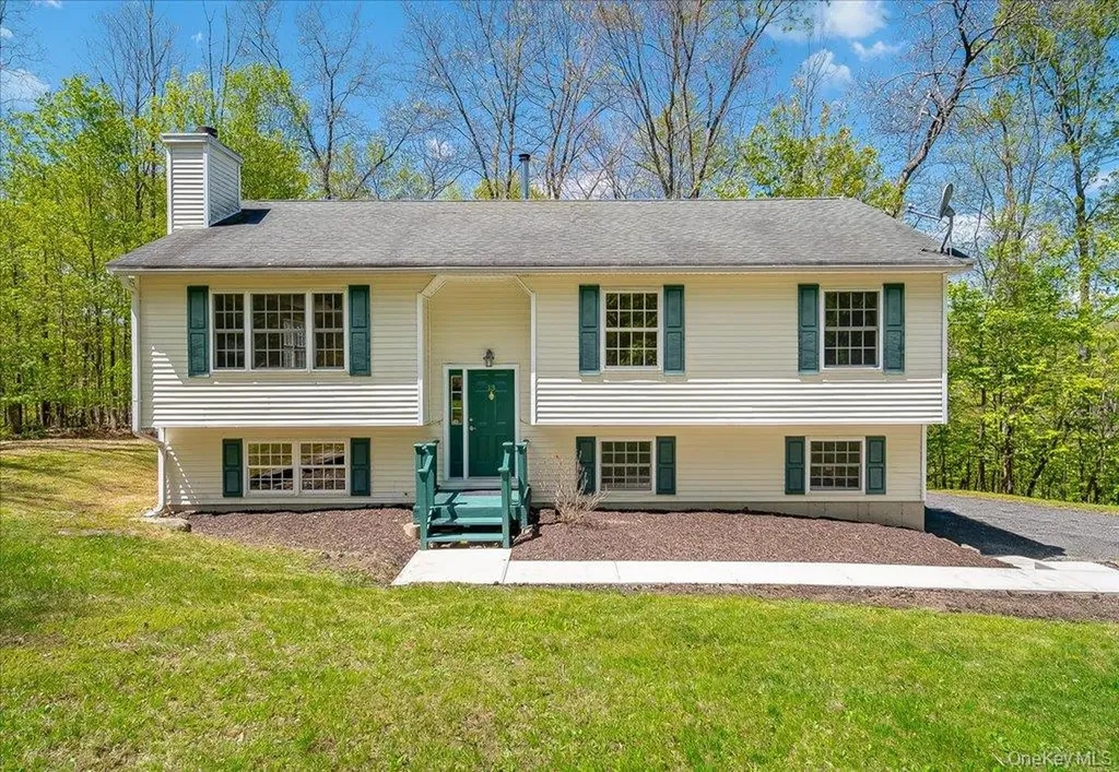 13 Hermanette Avenue Middletown NY 10940