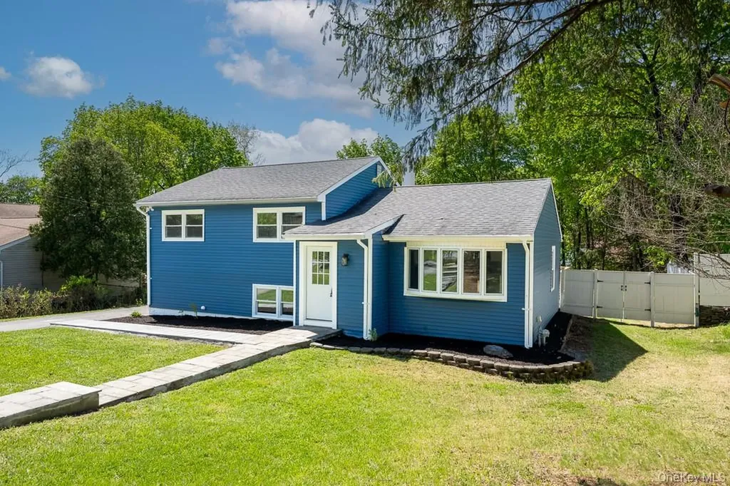 22 Oriole Drive Poughkeepsie NY 12601