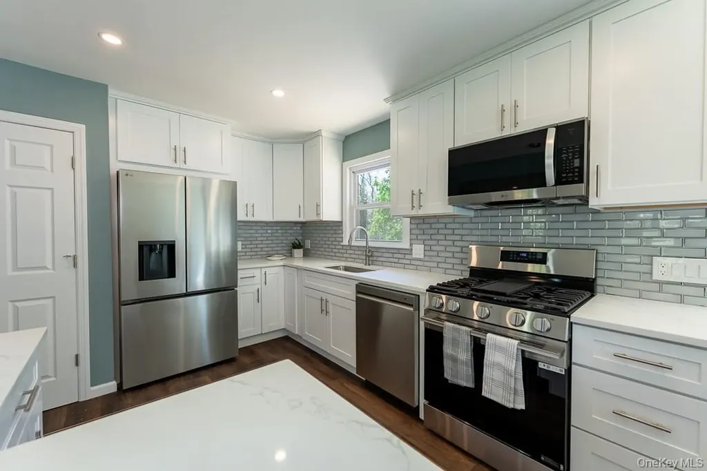 22 Oriole Drive Poughkeepsie NY 12601