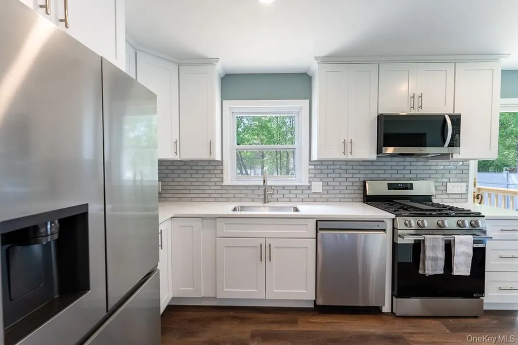 22 Oriole Drive Poughkeepsie NY 12601