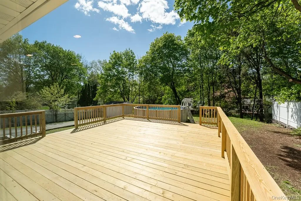 22 Oriole Drive Poughkeepsie NY 12601