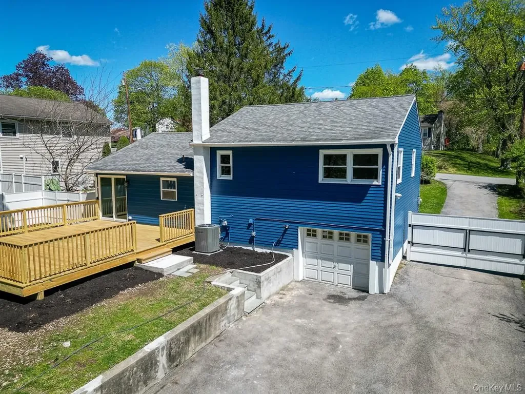 22 Oriole Drive Poughkeepsie NY 12601