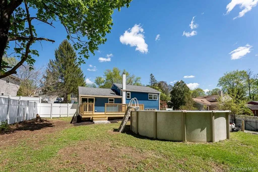 22 Oriole Drive Poughkeepsie NY 12601