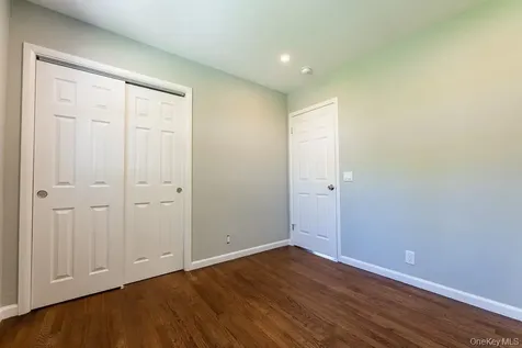 22 Oriole Drive Poughkeepsie NY 12601