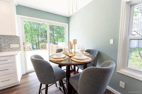 22 Oriole Drive Poughkeepsie NY 12601