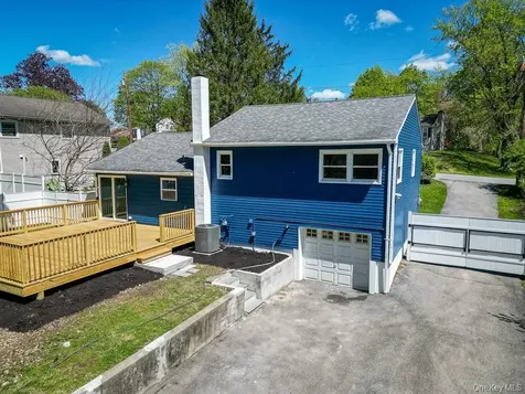 22 Oriole Drive Poughkeepsie NY 12601