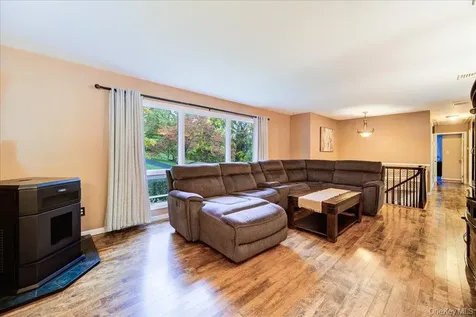 9 Van Vlack Road Hopewell Junction NY 12533