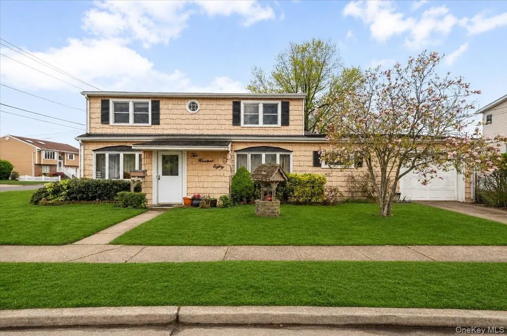 280 Division Avenue Massapequa NY 11758