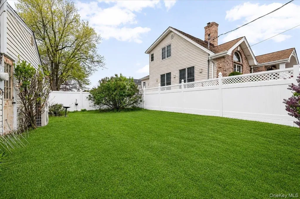 280 Division Avenue Massapequa NY 11758