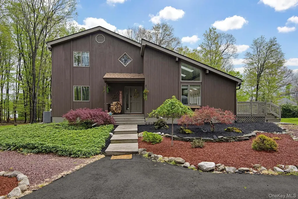 93 Walling Road Warwick NY 10990