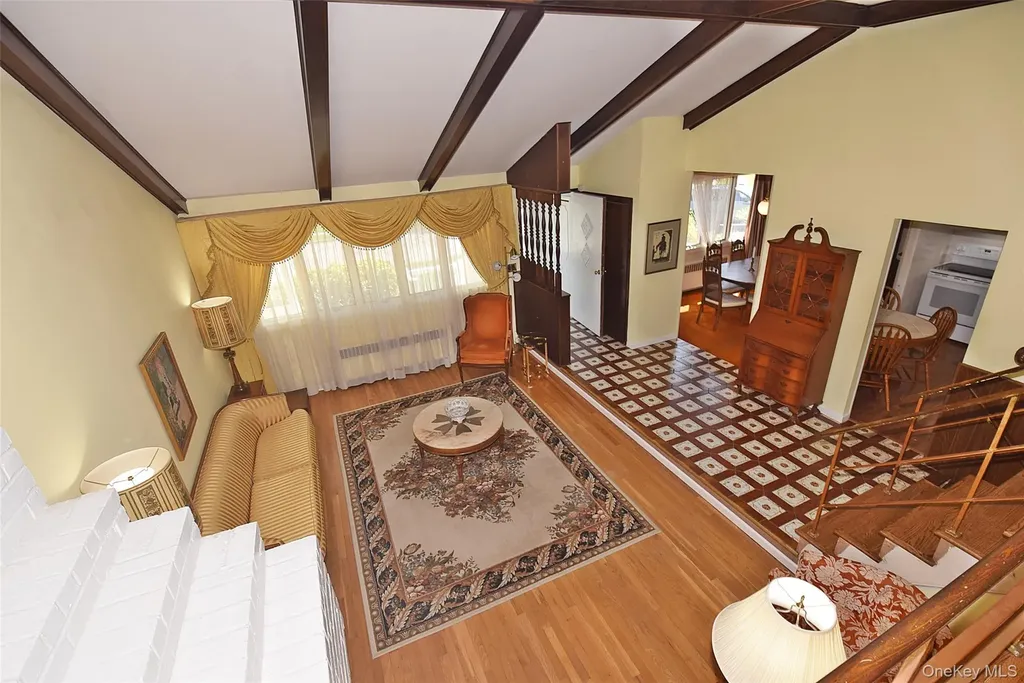 10 Tacoma Lane Syosset NY 11791