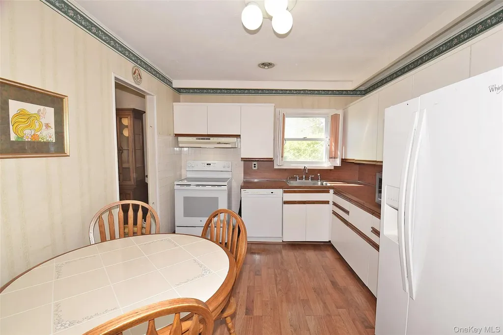 10 Tacoma Lane Syosset NY 11791
